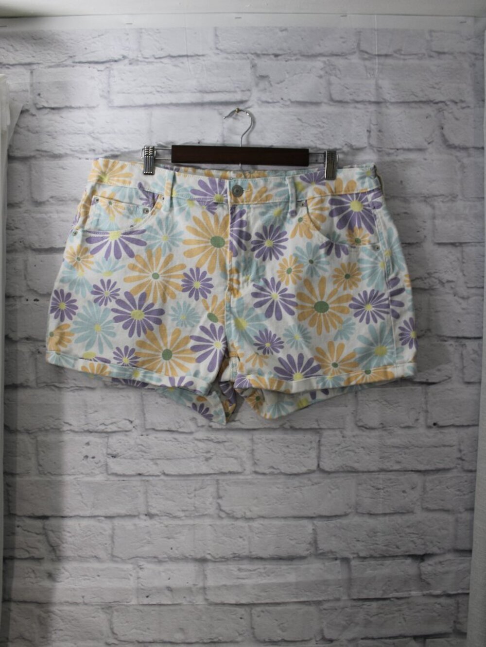 No Boundaries Juniors 19 Pastel Floral High Rise Summer Casual Cotton Shorts